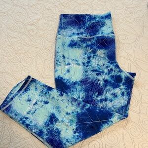 Blue Tie-Dye Women’s Capri Leggings